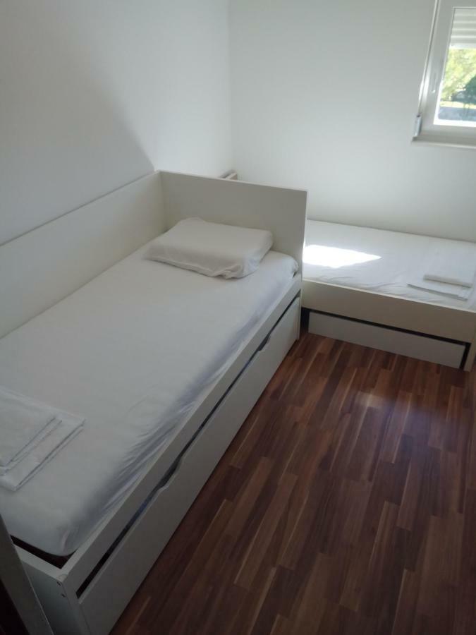 Apartament Apartman Medit Vir Zewnętrze zdjęcie