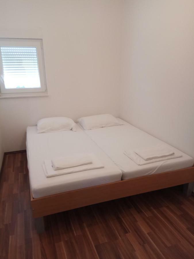 Apartament Apartman Medit Vir Zewnętrze zdjęcie